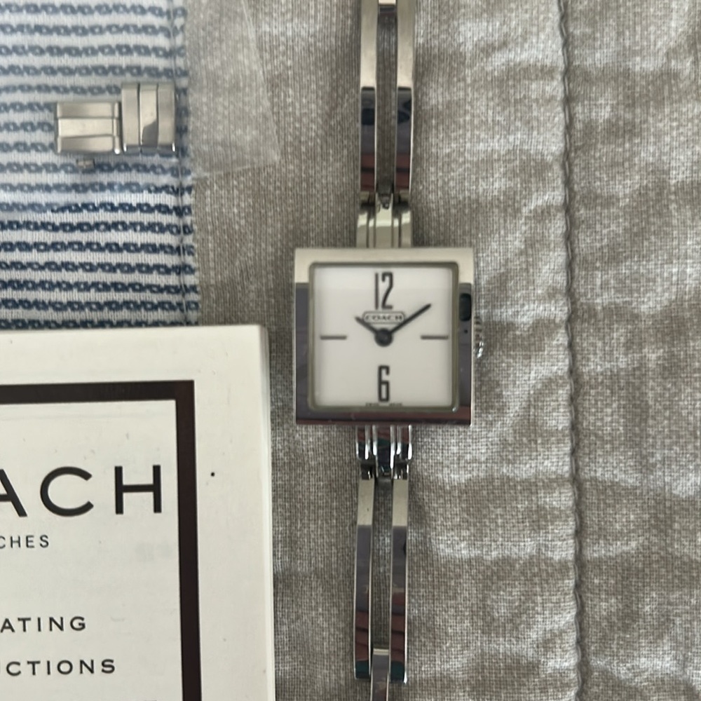 Coach women’s bracelet watch - Picture 2 of 2